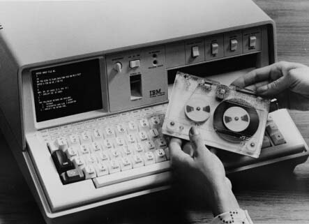 IBM 5100 Portable Computer(1975)̎ʐ^